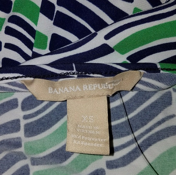 Banana Republic Emerald and Navy Tank Size Xs - Picture 3 of 4